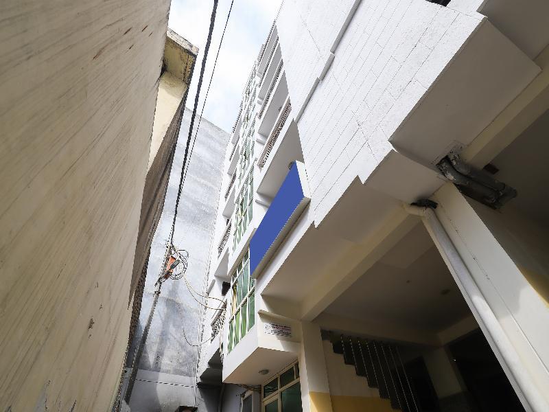 Oyo 28126 Charanpahari Hotel Nueva Delhi Exterior foto